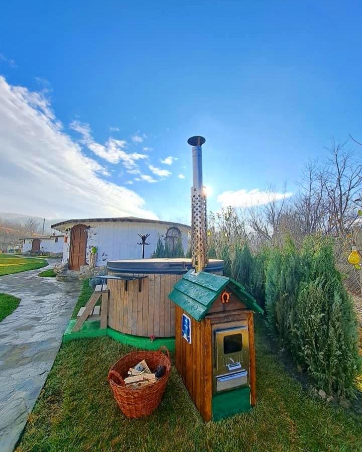 Hotel Satul Cu Flori Buzău Exteriér fotografie
